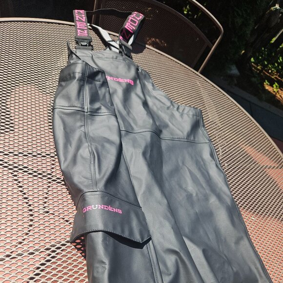 Women's Grunden Black Neptune Bib with Pink shoulder strap trim, Small - Picture 7 of 16